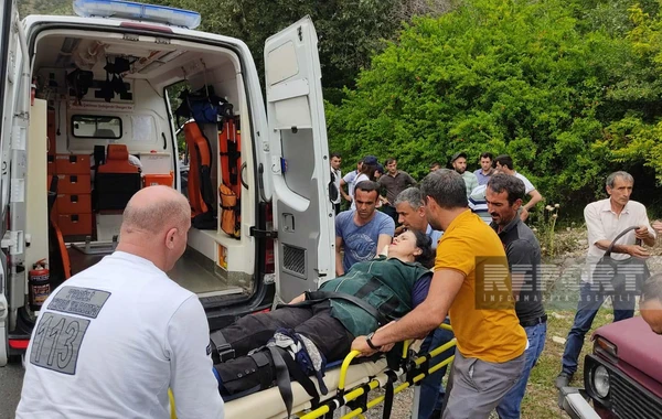 Şəkidə yol qəzası olub, 3 nəfər xəsarət alıb - FOTO