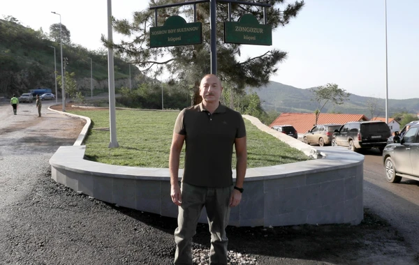 Laçında Xosrov bəy Sultanov və Zəngəzur küçələrinin kəsişməsində lövhələrin açılışı olub - FOTO