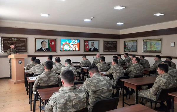 Müstəqillik Günü münasibətilə Azərbaycan Ordusunda silsilə tədbirlər keçirilib - FOTO/VİDEO