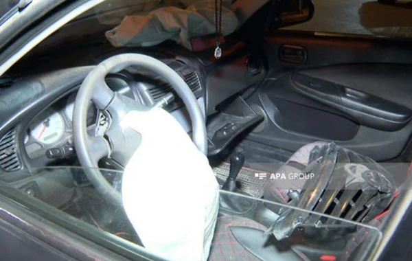 Bakıda “Mercedes” sürücüsü qəzaya səbəb oldu: Xəsarət alan var - FOTO