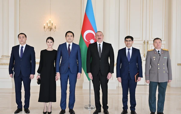 Prezident İlham Əliyev Qazaxıstanın yeni səfirinin etimadnaməsini qəbul edib - FOTO