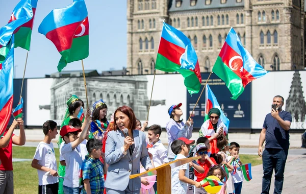Kanada parlamenti qarşısında Azərbaycan bayrağı qaldırılıb - FOTO