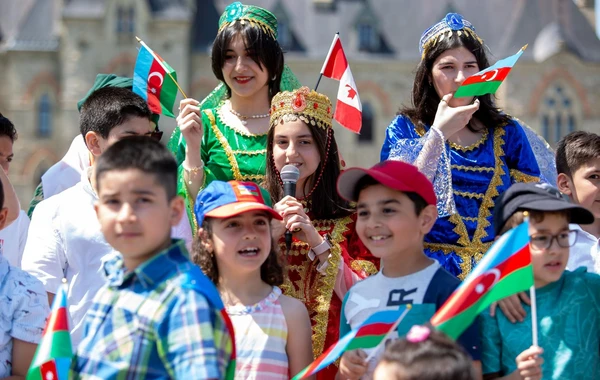 Kanada parlamenti qarşısında Azərbaycan bayrağı qaldırılıb - FOTO