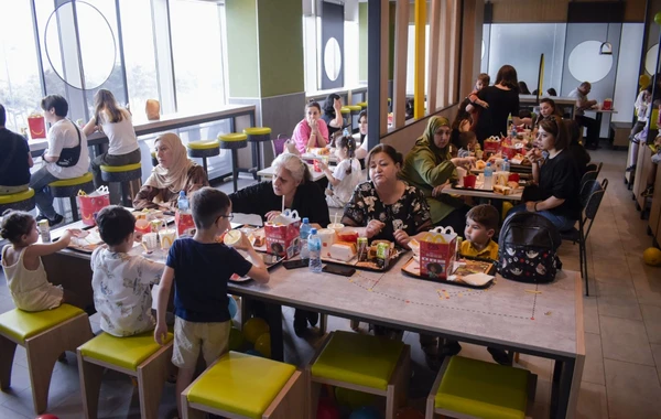 Xətai rayonunun İH-nin təşəbbüsü və təşkilatçılığı, McDonald’s və Blue Rezidens-in dəstəyi ilə şəhid uşaqları üçün tədbir keçirilib - FOTO