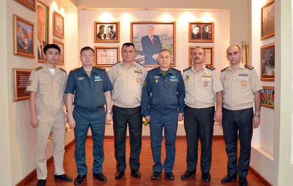 Qazaxıstan MN nümayəndələri Azərbaycan komandolarının hərbi hissəsində - FOTO/VİDEO