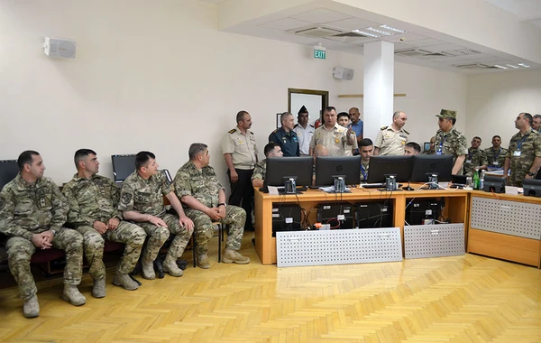 Qazaxıstan MN nümayəndələri Azərbaycan komandolarının hərbi hissəsində - FOTO/VİDEO