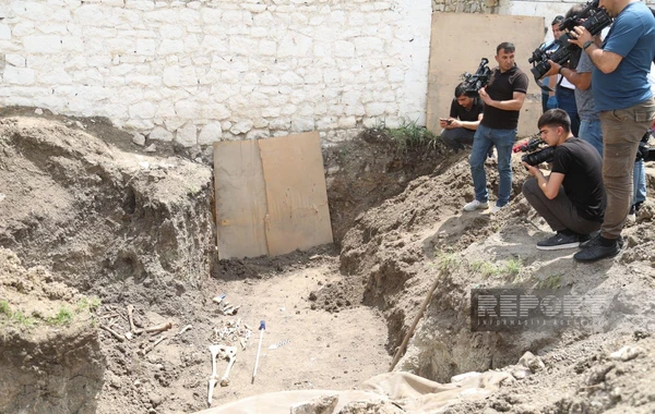 Şuşada kütləvi məzarlıq aşkarlanan əraziyə səfər təşkil olunub, faktlar nümayiş etdirilib - FOTO