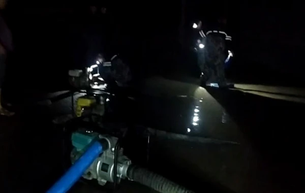 В Шамкире из-за ливня подтоплены жилые дома - ВИДЕО
