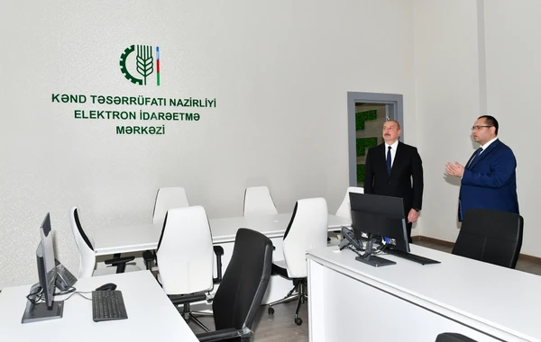 İlham Əliyev Kənd Təsərrüfatı Nazirliyinin yeni inzibati binasının açılışında iştirak edib - FOTO
