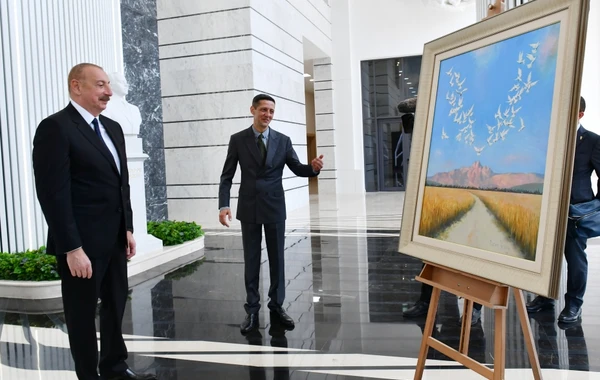 İlham Əliyev Kənd Təsərrüfatı Nazirliyinin yeni inzibati binasının açılışında iştirak edib - FOTO