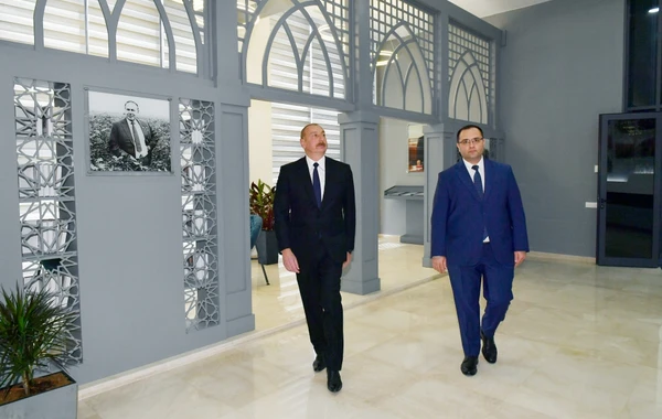 İlham Əliyev Kənd Təsərrüfatı Nazirliyinin yeni inzibati binasının açılışında iştirak edib - FOTO