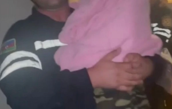 Bakıda yaşayış binasında yanğın: 6 nəfər təxliyə edildi - FOTO/VİDEO