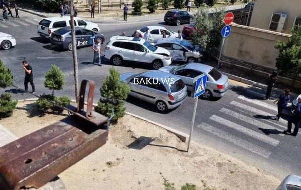 Bakıda "Prius"la "Santa Fe” toqquşdu - VİDEO/FOTO