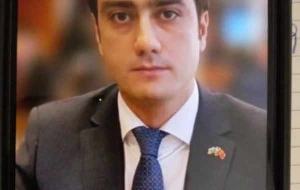 Hakimin lift düyməsini qırmasının səbəbi məlum oldu -  FOTO/VİDEO - YENİLƏNİB