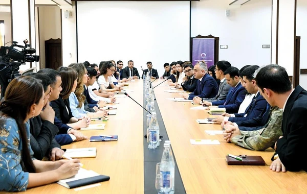 Prezidentin Naxçıvandakı səlahiyyətli nümayəndəsi gənclərlə görüşüb - FOTO