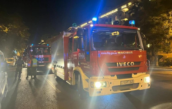 Bakıda 176 nömrəli orta məktəbdə yanğın olub - FOTO