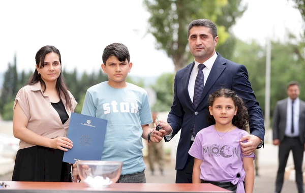 Şəhid ailələrinə və müharibə ilə əlaqədar əlilliyi olan şəxslərə 100 mənzil və fərdi ev təqdim edilib - FOTO