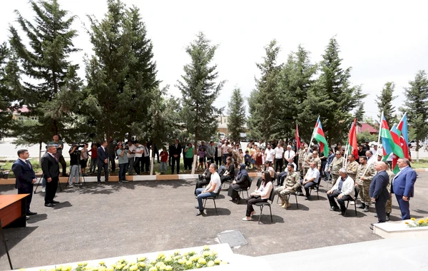 Şəhid ailələrinə və müharibə ilə əlaqədar əlilliyi olan şəxslərə 100 mənzil və fərdi ev təqdim edilib - FOTO