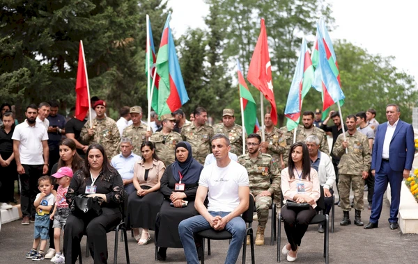 Şəhid ailələrinə və müharibə ilə əlaqədar əlilliyi olan şəxslərə 100 mənzil və fərdi ev təqdim edilib - FOTO