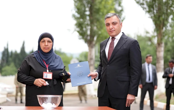 Şəhid ailələrinə və müharibə ilə əlaqədar əlilliyi olan şəxslərə 100 mənzil və fərdi ev təqdim edilib - FOTO