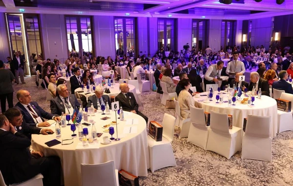 Bakıda 400-ə yaxın həkim bir yerə toplandı - FOTO