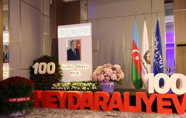 Bakıda 400-ə yaxın həkim bir yerə toplandı - FOTO