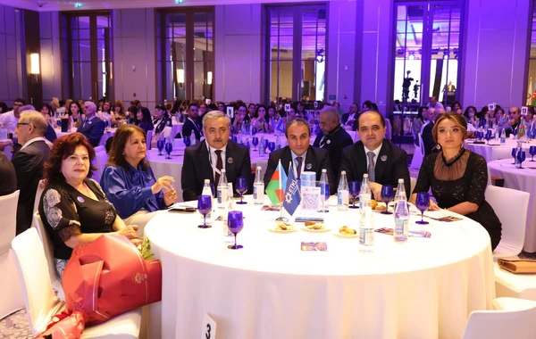 Bakıda 400-ə yaxın həkim bir yerə toplandı - FOTO