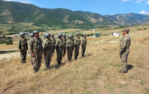 Azərbaycanda ehtiyatdan çağırılan hərbi vəzifəlilərin təlim toplanışı başa çatıb - FOTO/VİDEO