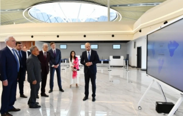 Tatarıstanın Rəisinə Şərqi Zəngəzur iqtisadi rayonunda görülən işlər barədə məlumat verilib - FOTO
