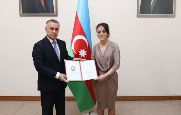 SN-də işğaldan azad edilmiş ərazilərdə xüsusi fərqlənən bir qrup tibb işçisi “Fəxri Fərman”la təltif edilib - FOTO