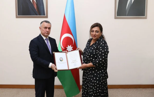 SN-də işğaldan azad edilmiş ərazilərdə xüsusi fərqlənən bir qrup tibb işçisi “Fəxri Fərman”la təltif edilib - FOTO