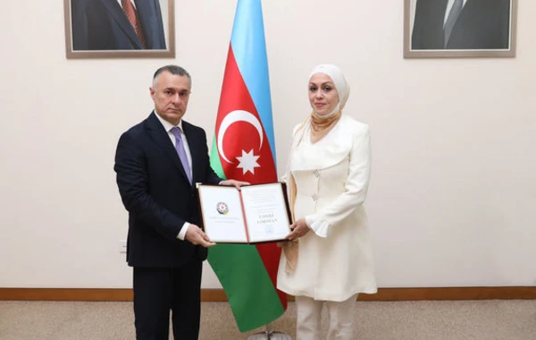 SN-də işğaldan azad edilmiş ərazilərdə xüsusi fərqlənən bir qrup tibb işçisi “Fəxri Fərman”la təltif edilib - FOTO