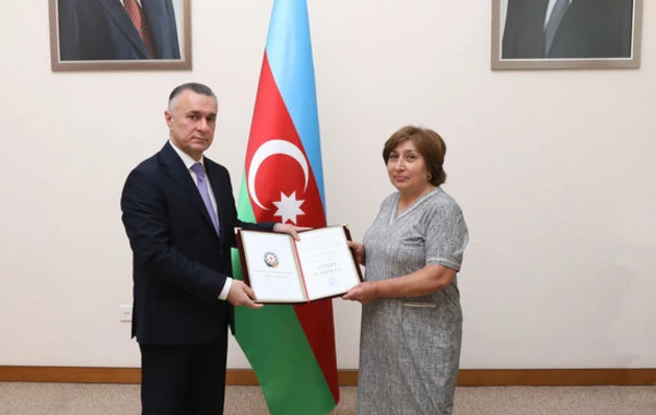 SN-də işğaldan azad edilmiş ərazilərdə xüsusi fərqlənən bir qrup tibb işçisi “Fəxri Fərman”la təltif edilib - FOTO