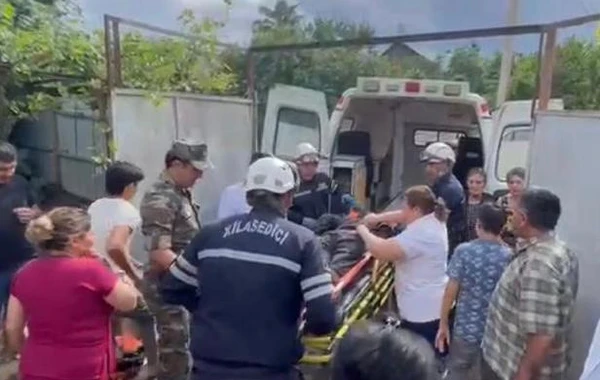 Dam örtüyünü təmir edərkən boşluğa yıxılan şəxsin xilasedilmə əməliyyatı - FOTO/VİDEO