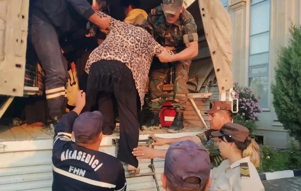С затопленной территории в Хызынском районе эвакуированы 22 человека - ВИДЕО