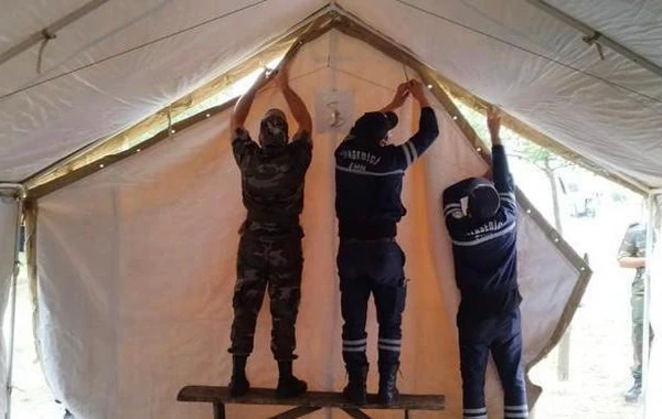 Sel nəticəsində evi yararsız hala düşən şəxsə çadır ev quruldu - FOTO/VİDEO