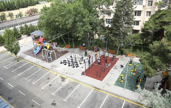 Bakıda abadlaşdırılan növbəti həyət sakinlərin istifadəsinə verilib - FOTO