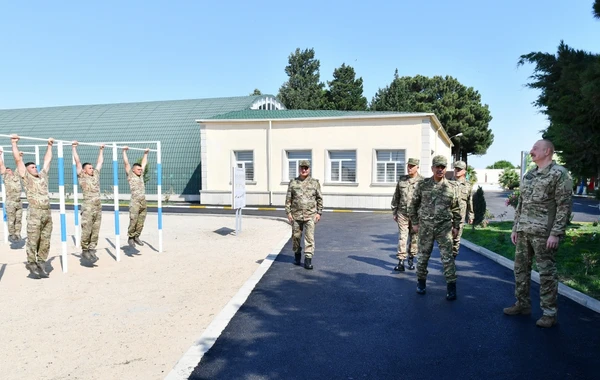 Ильхам Алиев ознакомился с условиями, созданными в одной из воинских частей коммандос - ОБНОВЛЕНО + ФОТО/ВИДЕО