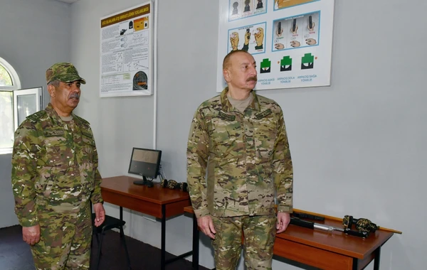 Ильхам Алиев ознакомился с условиями, созданными в одной из воинских частей коммандос - ОБНОВЛЕНО + ФОТО/ВИДЕО