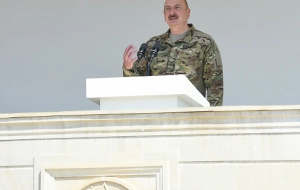 Ильхам Алиев ознакомился с условиями, созданными в одной из воинских частей коммандос - ОБНОВЛЕНО + ФОТО/ВИДЕО