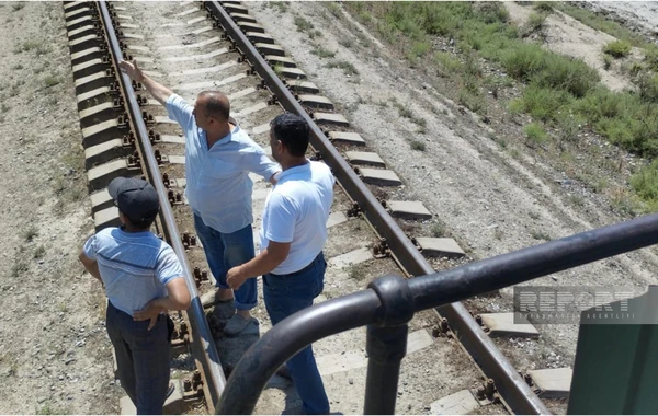 Azərbaycanda teplovozla yük maşını toqquşub - Ölən və xəsarət alan var - FOTO