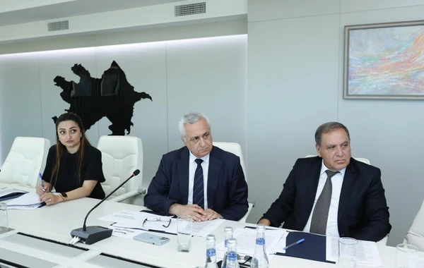 Sosial və İqtisadi məsələlər üzrə Üçtərəfli Komissiyanın növbəti iclası keçirilib - FOTO
