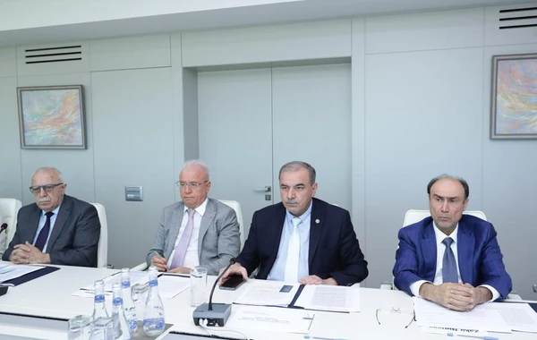 Sosial və İqtisadi məsələlər üzrə Üçtərəfli Komissiyanın növbəti iclası keçirilib - FOTO