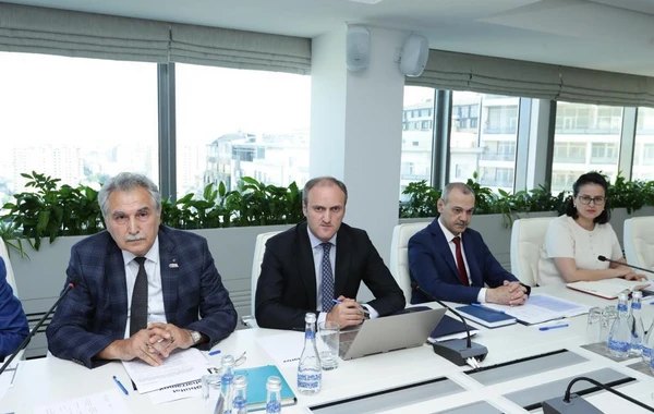 Sosial və İqtisadi məsələlər üzrə Üçtərəfli Komissiyanın növbəti iclası keçirilib - FOTO