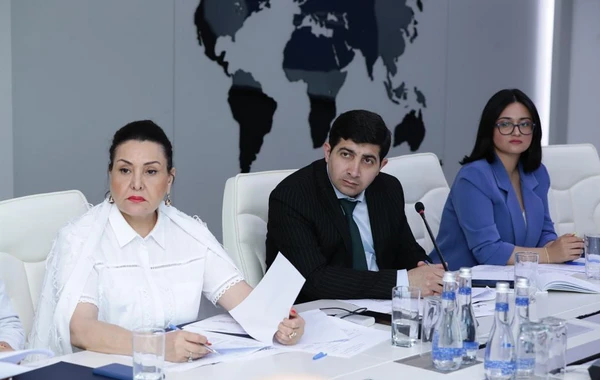 Sosial və İqtisadi məsələlər üzrə Üçtərəfli Komissiyanın növbəti iclası keçirilib - FOTO