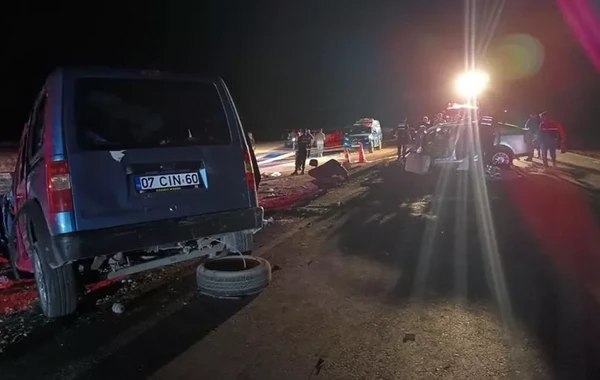 Türkiyədə ağır qəza: Çox sayda ölən var - FOTO