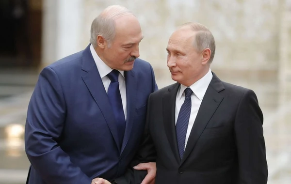 Putin və Lukaşenko son vəziyyəti müzakirə ediblər