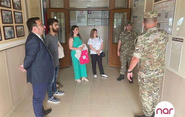 Nar Silahlı Qüvvələr Günü münasibətilə hərbçiləri təbrik etdi - FOTO