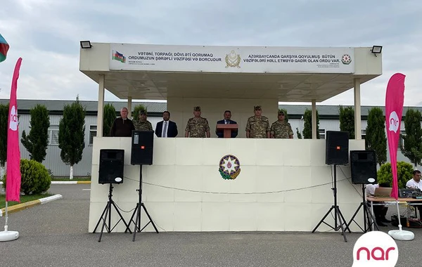 Nar Silahlı Qüvvələr Günü münasibətilə hərbçiləri təbrik etdi - FOTO