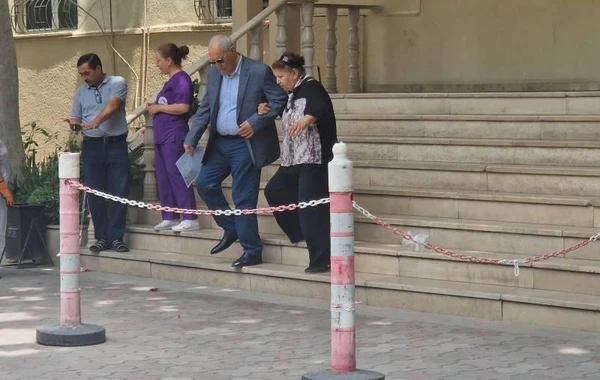 Fəzail Ağamalı və həyat yoldaşının səhhətində problem yarandı - Xəstəxanaya aparıldılar - FOTO
